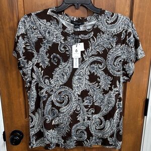 Sanctuary Woman’s Brown and White Paisley Short Sleeve Top Size 1X NWT